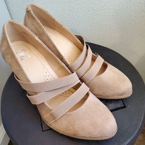 New! Camel pumps